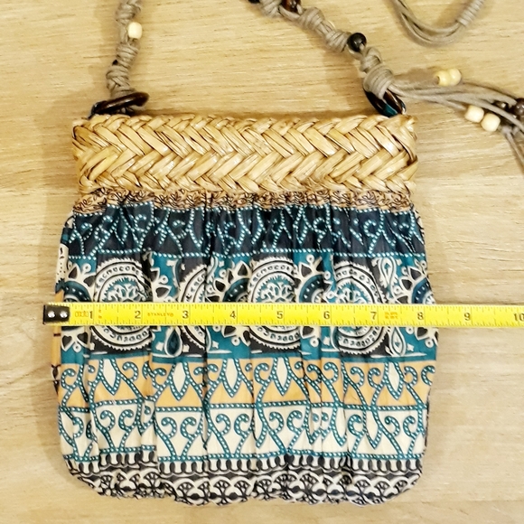 Sun 'N' Sand Boho Multicolor Straw Top Crossbody Bag - Picture 9 of 11